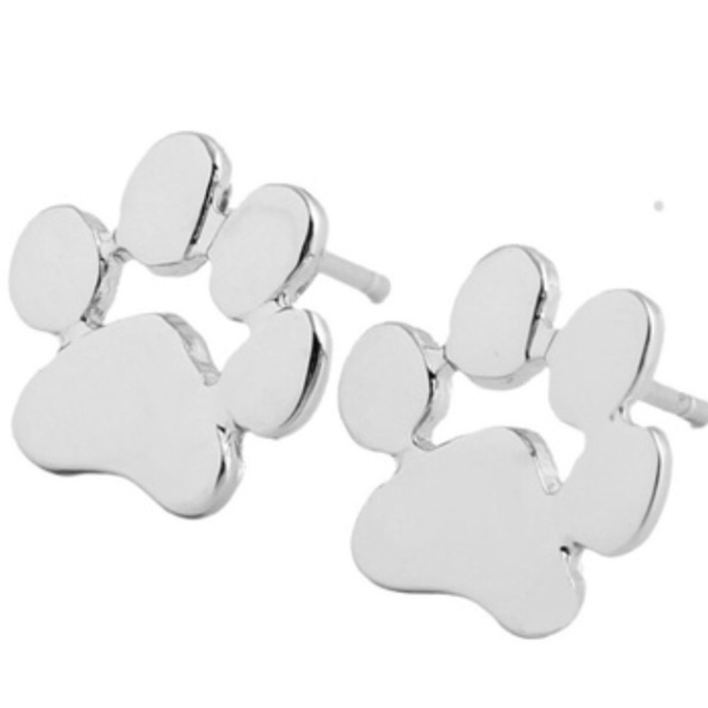 🐾 Paw Print Silver Stud Earrings